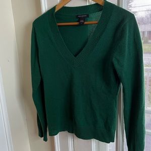 Banana Republic cashmere sweater in beautiful green color size small